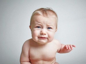 bambino neonato che piange
